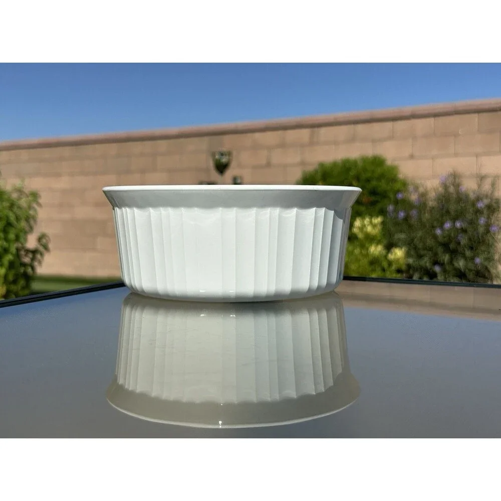 Corning Ware French White Round Casserole Dish 1.6 L  F-5-B - No Lid